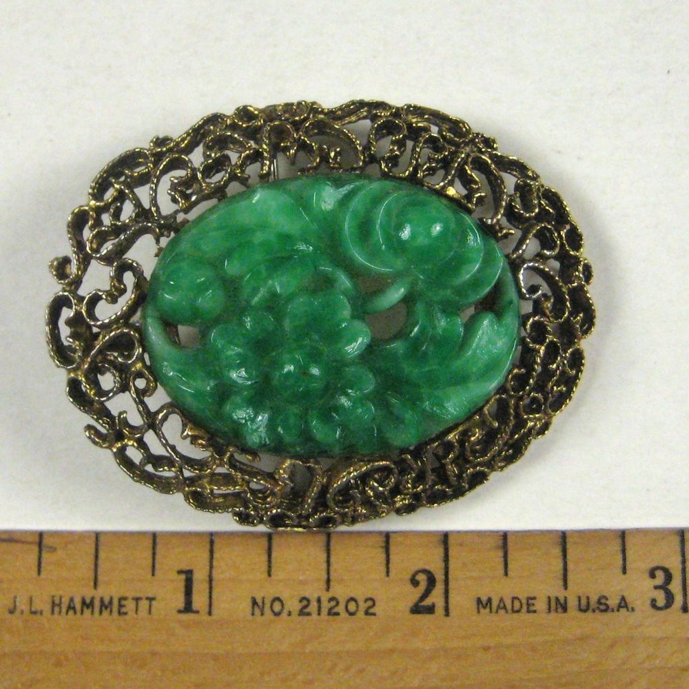 Green Cameo STYLE Oval Brooch Pin Goldtone Vintage 1980s 2.2 inch Estate Flower - Picture 2 of 5